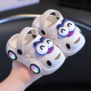 儿童洞洞鞋 发光亮灯跑车男y女童室内防滑宝宝软底包头两穿凉 夏季