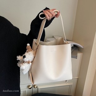 通勤单肩斜挎包简约水桶 时尚 高级感质感大容量包包女式 2025B新款