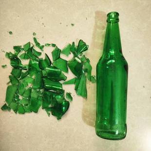 啤酒瓶道具酒瓶砸头假影视糖果拍戏搞笑易碎玩具瓶