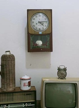 怀旧老式收音机黑白电视机复古老物件闹钟挂钟桌面装饰摆件道具