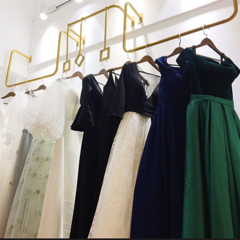 金色壁挂婚纱陈列架吊架铁艺服装店上墙展示N架衣柜吊顶U形礼服挂