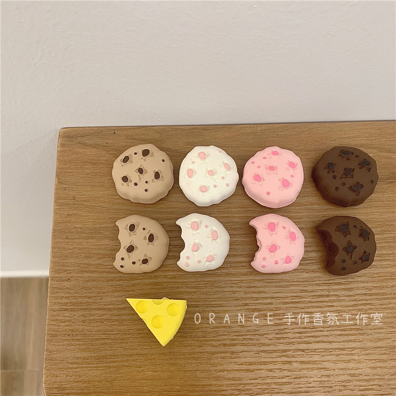 in车载曲奇甜饼奶酪汽车香水香薰出风口可爱女生车内卡通装饰品