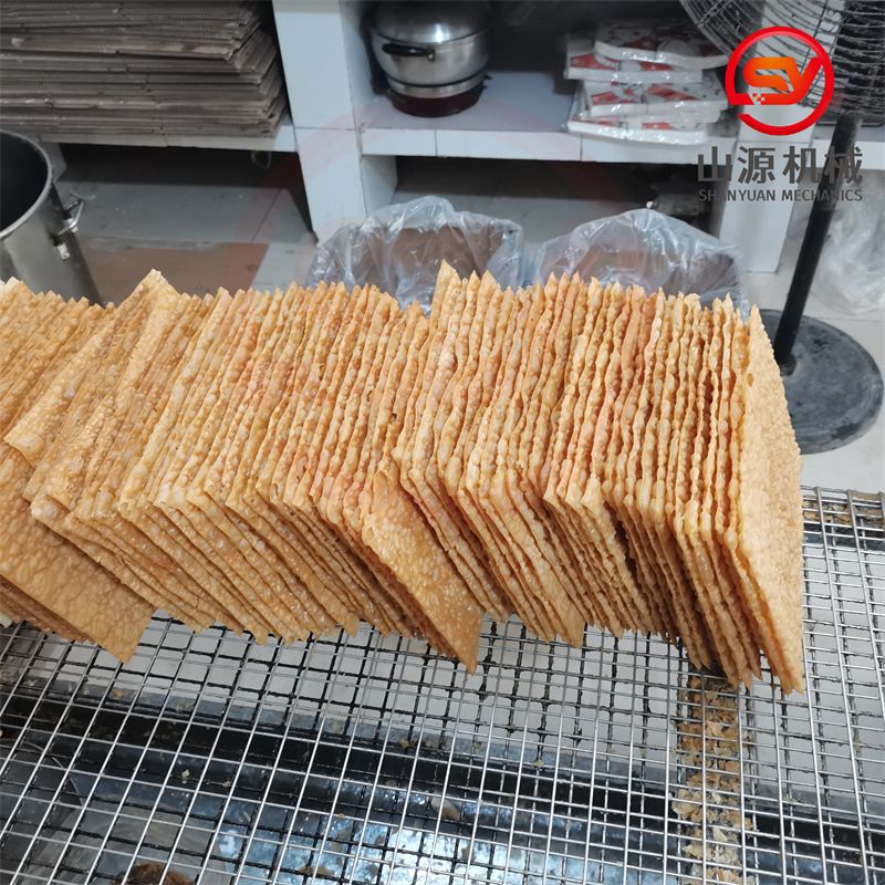 山源机械豆腐皮油炸机自动除渣薄脆油炸设备全自动面皮油炸厂家