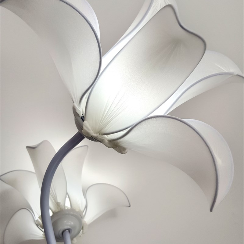 婚庆发光铃兰花灯五头花蕾灯路引灯摆件婚礼装饰背景现场布置铁艺