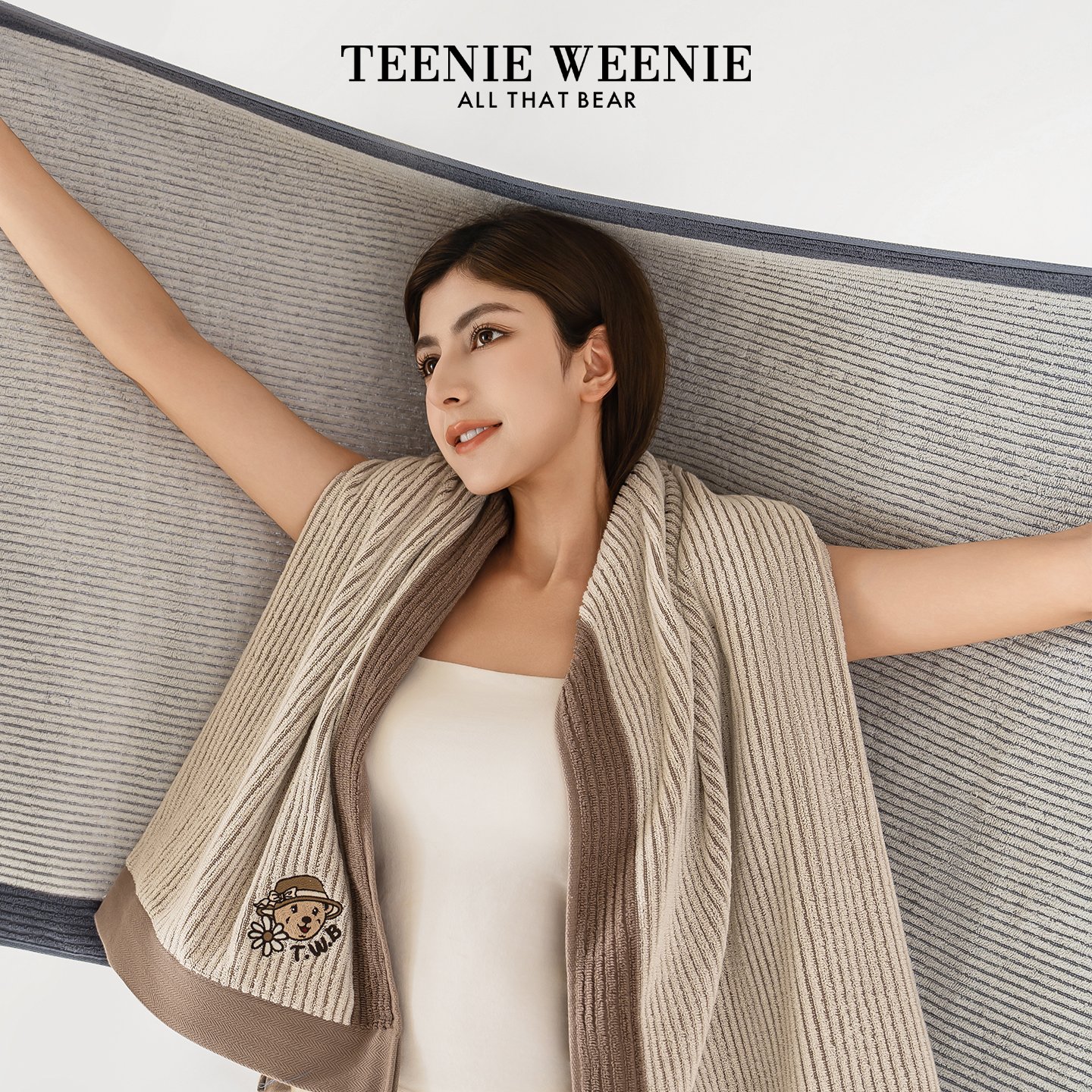 【香菇来了】TeenieWeenie小熊刺绣全棉浴巾家用吸水纯棉洗澡裹巾