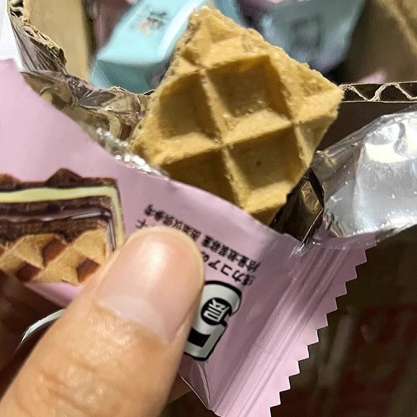 40枚9.9】威化小方牛奶巧克力冰激凌三层夹心威化饼干休闲零食品