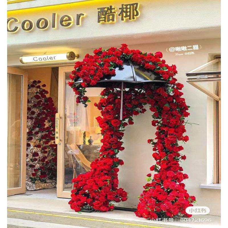 圣诞树铁艺雨伞鲜花玫瑰瀑布新娘花艺拍照打卡引流婚礼花套装