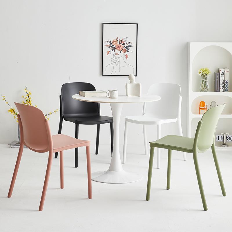 现代简约塑料椅子靠背凳子家用餐桌椅可叠放户外创意网红北欧餐椅