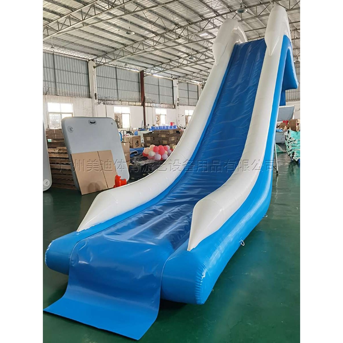 大型水上游艇充气滑梯渡轮船滑道海上游乐园网红娱乐玩具水上设备