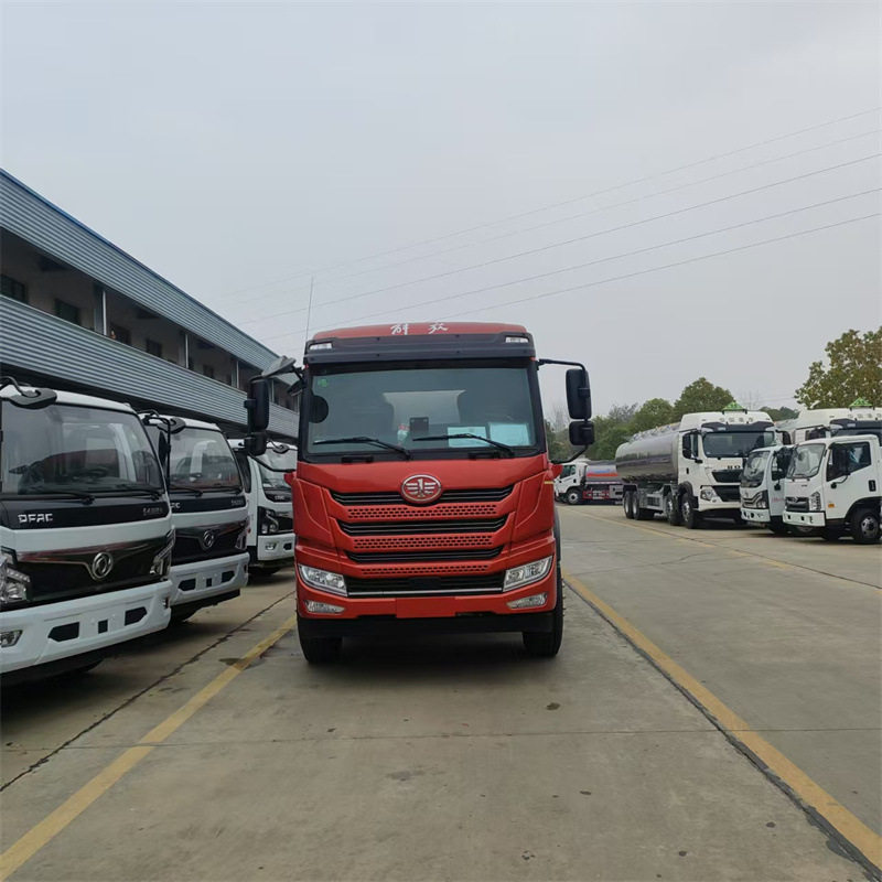 马力强劲 国六东风天锦油罐车 可按揭 不超重 车身小巧