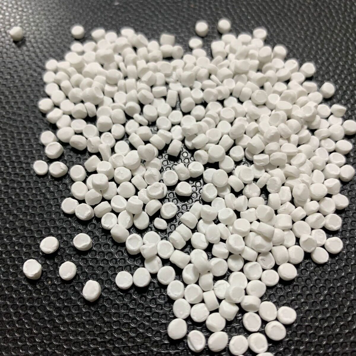 越南进口填充料lldpe pp载体注塑挤出吹膜吹塑级填充母粒现货直供