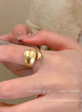 不规则金色哑光戒指女小众独特设计感食指戒轻奢级感开口配饰品