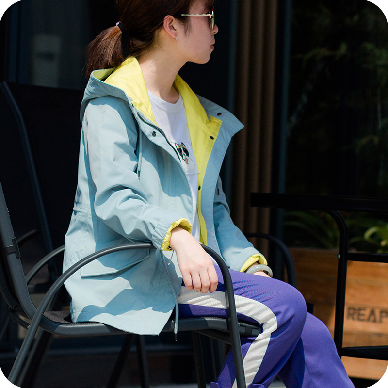 西藏旅游户外防水防风收腰显瘦大码冲锋衣登山服女款外套