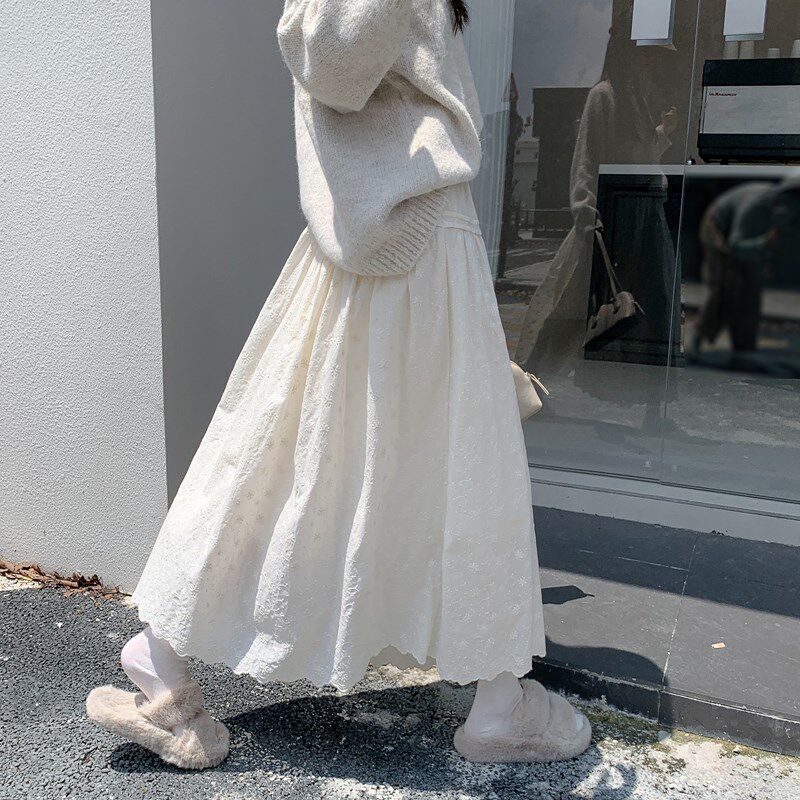 白色蛋糕裙秋季2025新款设计感高级气质显廋半裙冬高腰a字半身裙