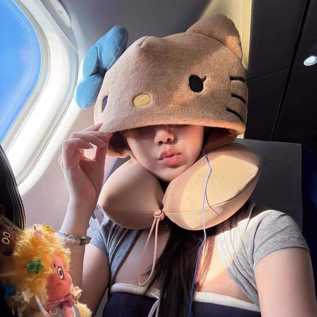 可爱kitty护颈枕连帽遮光靠枕坐车旅行睡觉神器颈椎病用枕头女生