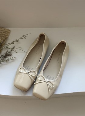 平底方头红色豆豆单鞋女鞋子20z24新款春秋季晚晚温柔奶奶通勤瓢