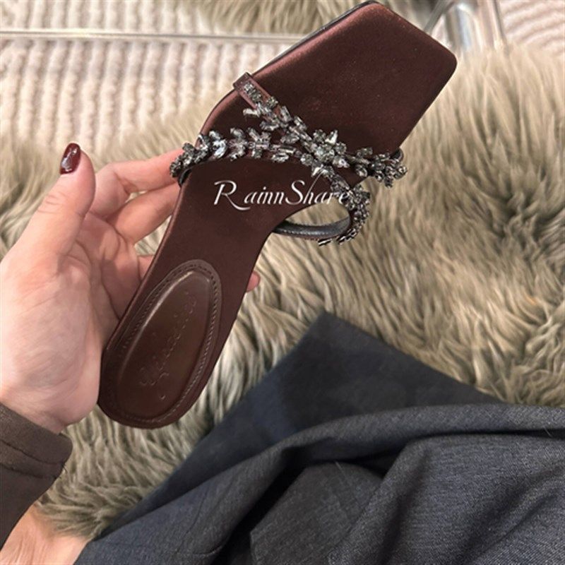 富贵雨 高级感满满~新款交叉带水钻绸缎一P字拖女高跟鞋凉拖鞋,女鞋,一字拖,淘宝优惠券,粉丝福利购,淘宝优惠卷