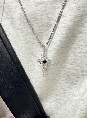 钛钢项链男潮不褪色不规则十字架吊坠小众设计感高级感锁骨链个性