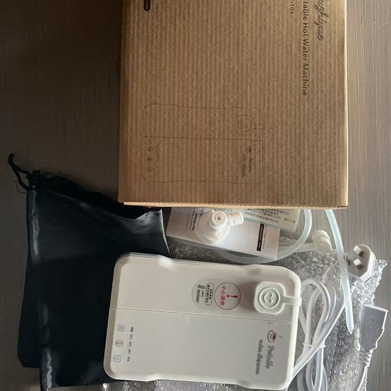 便携式即热饮水机台上迷你速热烧水机桌面开水机差旅行卡片机跨境