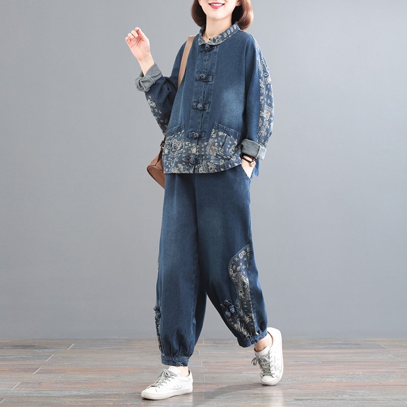 孔雀飞飞春装新款韩版大码u遮肉减龄盘扣印花牛仔套装女两件套洋