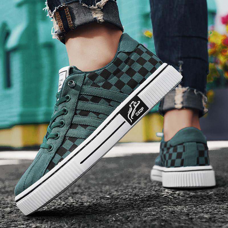 新品帆布男鞋2026新款夏季透气潮流百搭休闲板鞋学生低帮小众黑色