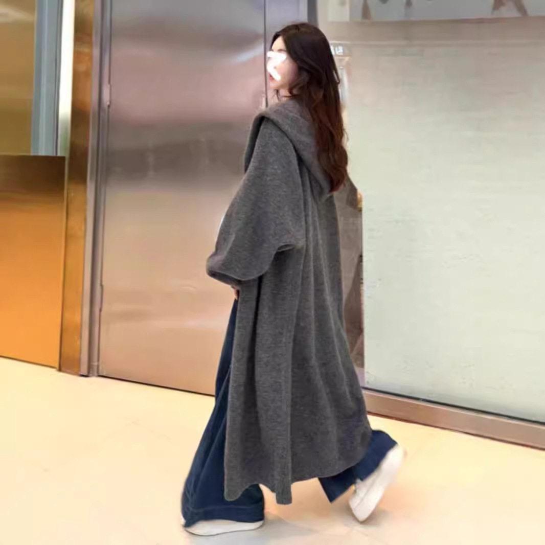 新品百搭慵懒连帽长款针织开衫女生2026秋季新款女装过膝毛衣长外