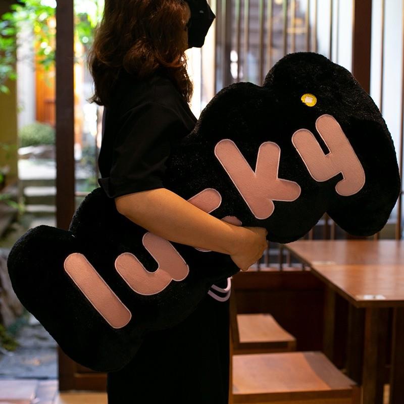 现货lucky抱枕女生睡觉专