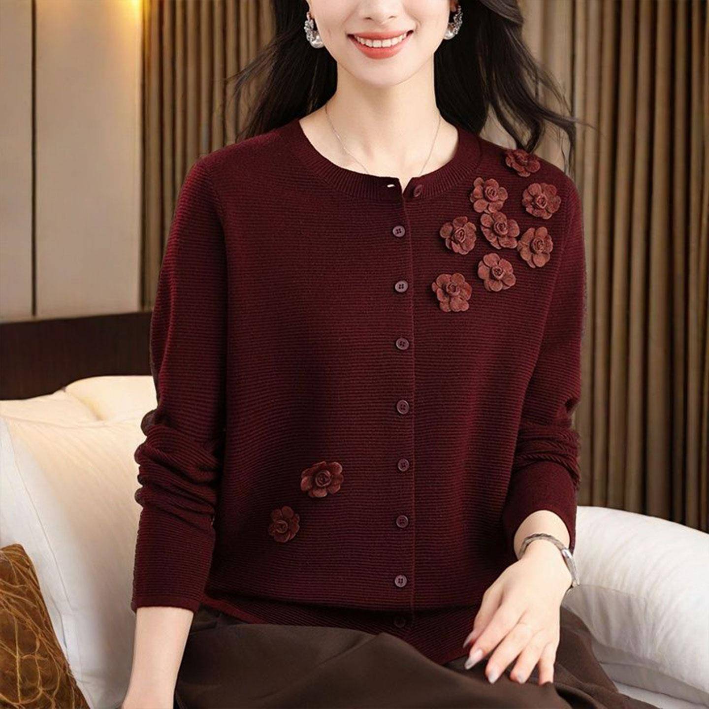 新品2026秋季新款妈妈装长袖圆领外套上衣女时尚洋气宽松百搭针织
