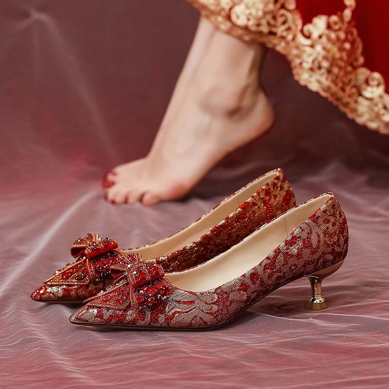 新品中式红色婚鞋新娘鞋2026年新款3cm低跟蝴蝶结高跟鞋女细跟水