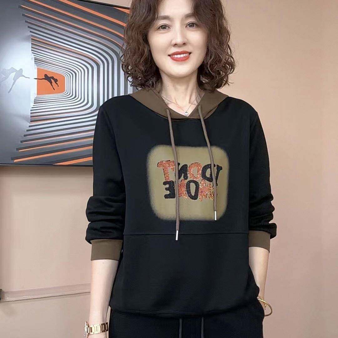 新品中年女装妈妈秋装2026新款洋气高贵小衫时尚休闲连帽卫衣气质