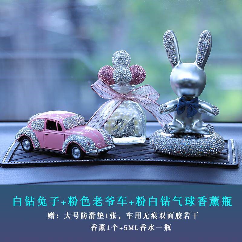 新款车内饰品摆件汽车控2024新款网红摇头M狗高级车载台装饰狗解