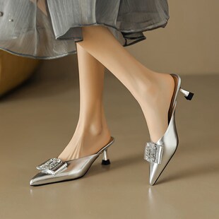 巨美~!高级感!l银色包头半拖鞋女外穿夏季尖头水钻高跟单鞋细跟