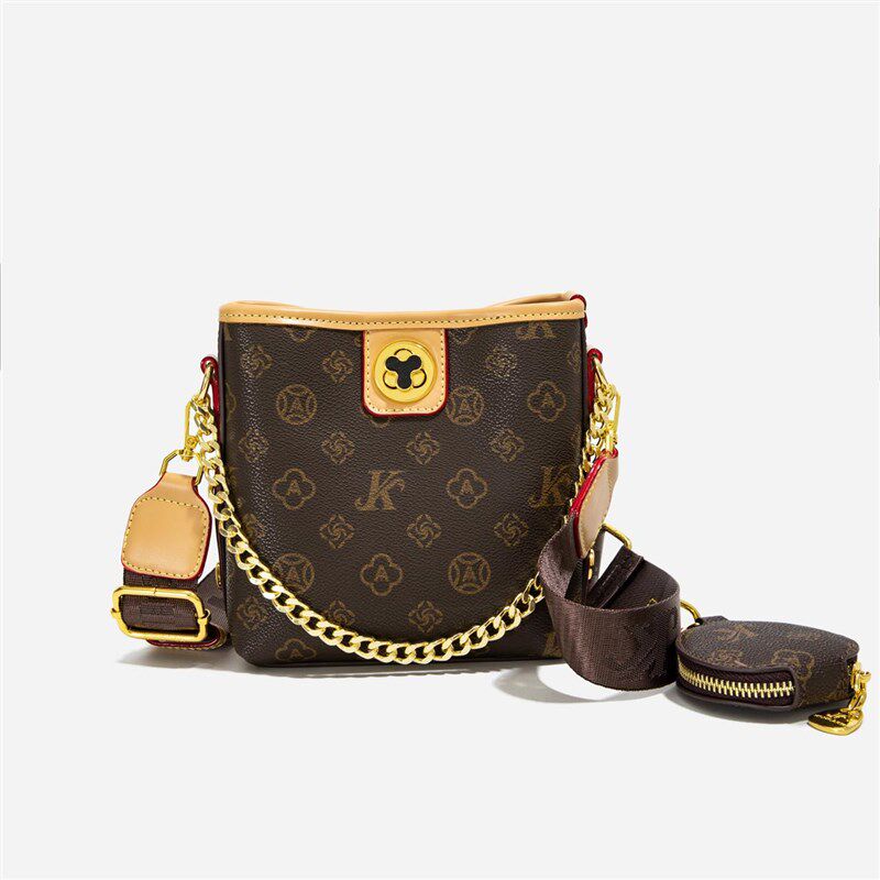 今年流行超火水桶包女士2025新款高F级感斜挎小众设计女款百搭爆,箱包皮具/热销女包/男包,水桶包,淘宝优惠券,粉丝福利购,淘宝优惠卷