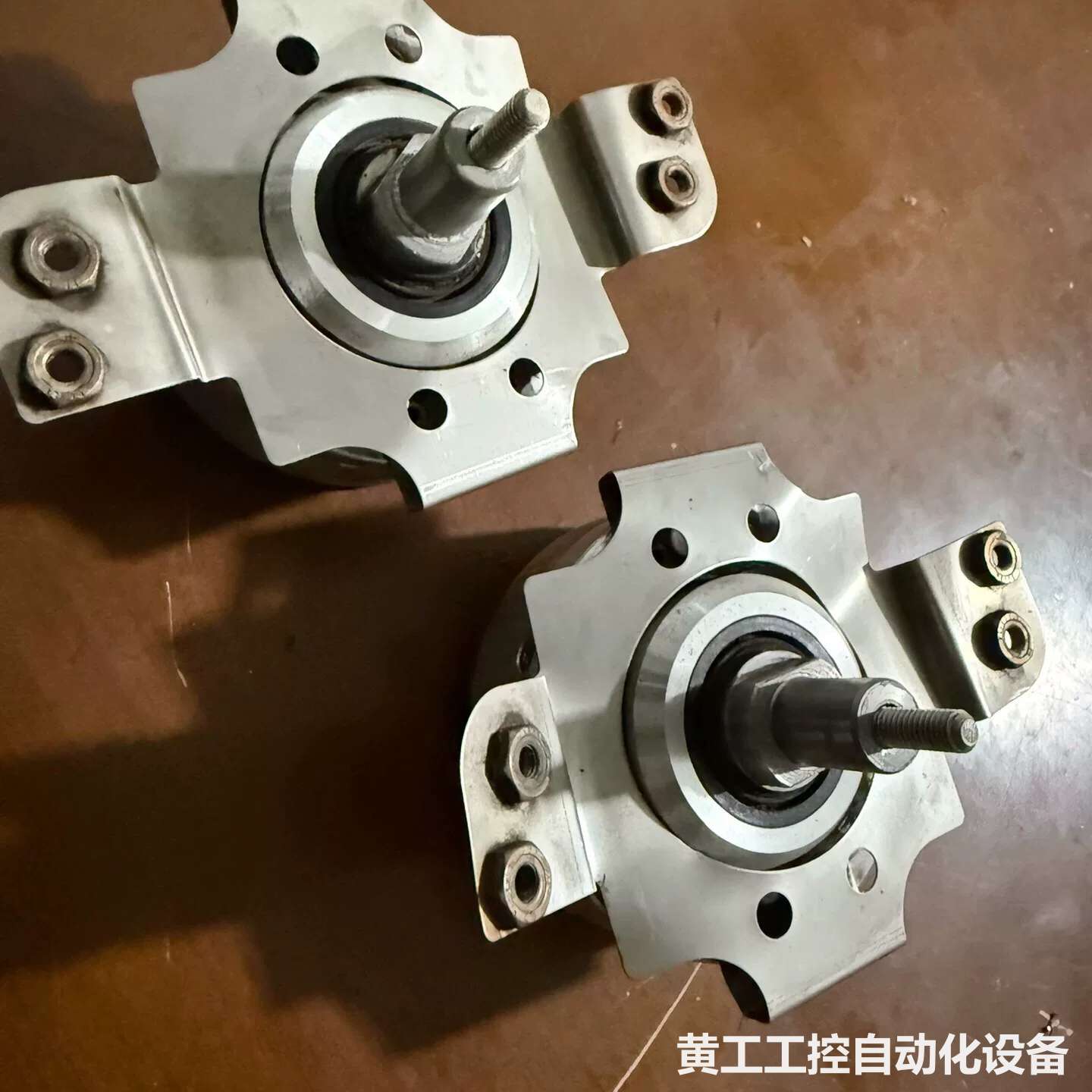 SEW编码器三EG7S两个都是插口扁了，便宜处理4500打包