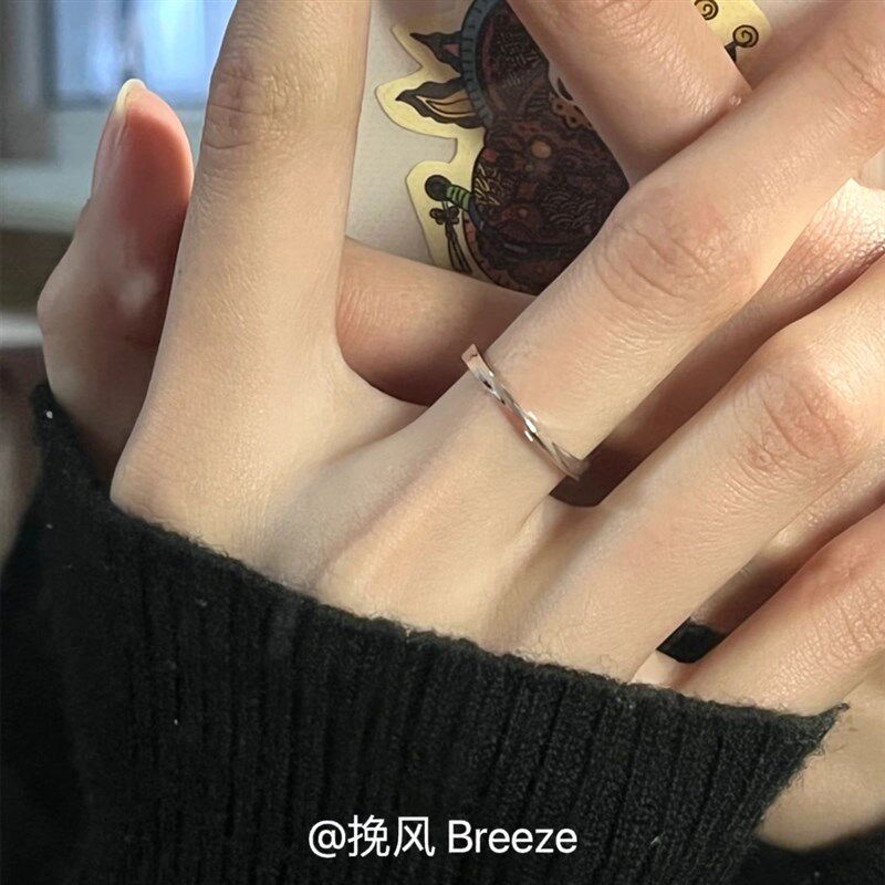 情丝绕指莫比乌斯环素圈戒指小众高级感情侣款对戒可调节指环