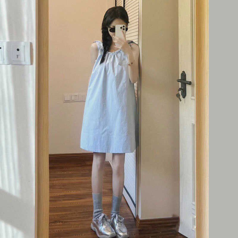 显瘦宽松蓝色吊带背心连衣裙女夏季新款高级感简约直筒小个子短裙