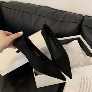 尖头绒面斜口猫跟单鞋女202x4年秋冬季新款低跟细跟黄色浅口高跟