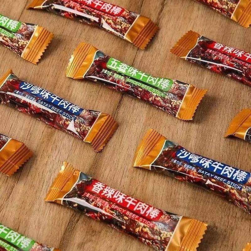 新货网红馋嘴牛肉棒五香麻辣沙爹味风干手撕原切独立包装粒零食