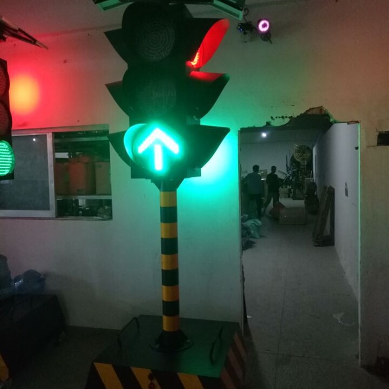 太阳能移动红绿灯交通信号灯便携式红绿灯车道路口临时箭头指示灯
