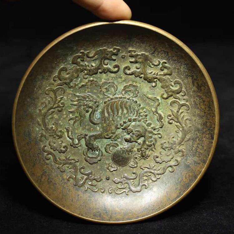 仿古玩古董杂项 黄铜浮雕乾隆御用瑞兽图小盘 装饰摆件老铜器收藏