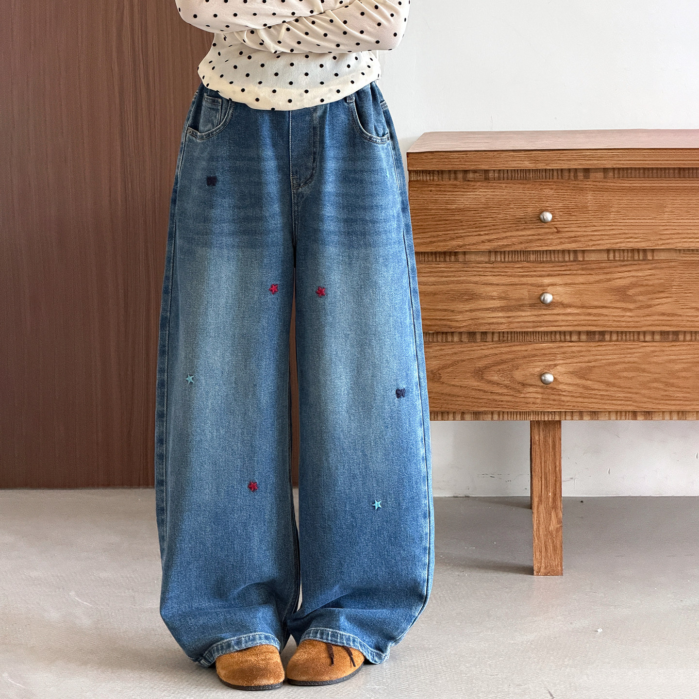 女童牛仔裤秋季2026新款宽松儿童直筒休闲裤中大童小女孩阔腿裤子