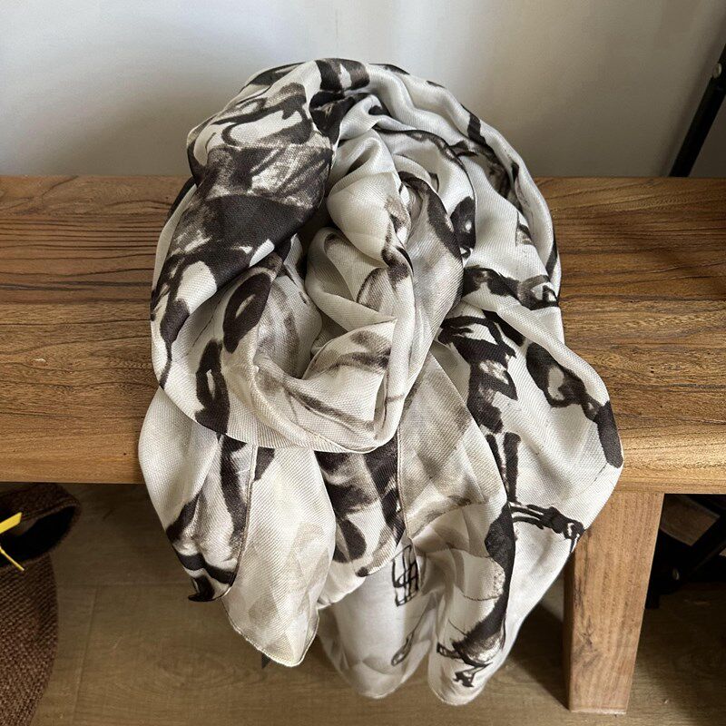 围巾披肩保暖空调丝巾秋冬款丝棉女士蓝色腰果字母女士大版型