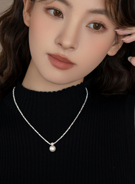 碎银几两珍珠吊坠项链女小众高级设计感2024年新款爆款百搭蛇骨链
