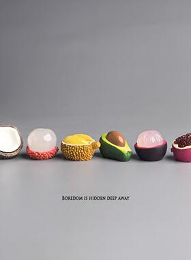 无聊了，摆几个拨开水果治愈心情仿真小摆件电脑日式工位办公桌面