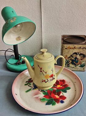 民俗老物件茶盘茶壶马灯手电筒台灯饼干盒子算盘影视道具收藏摆件