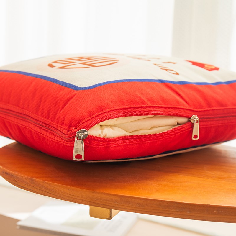 抱枕被子两用午休枕头汽车靠垫办公室沙发加厚折叠空调盖毯二合一