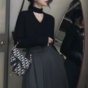 超好看的挂脖针织衫黑色内搭毛衣时髦时尚洋气打底衫女秋冬高级感