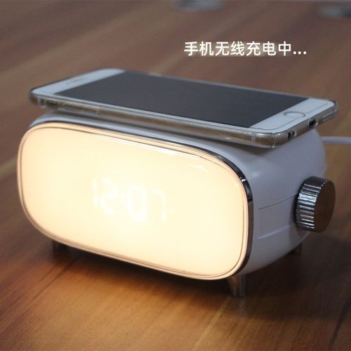 2022新款创意唤醒闹钟带QI无线充的时尚氛围灯时钟日落安睡小夜灯