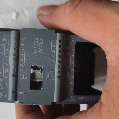 可议价223-1PH30-0XB0的外观如图片