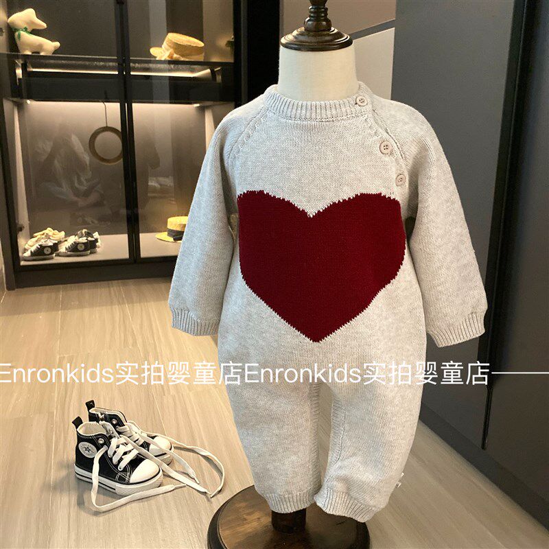 婴儿秋冬季加绒毛衣连身衣男女宝宝潮牌爱心保暖新生儿百天周岁潮